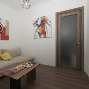 cheap-valletta-3-bedrooom-city-centre-apartment-with-terrace.hotelssaintjulians.com/
